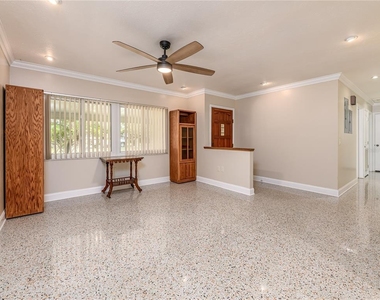 907 Hillside Terrace - Photo Thumbnail 2