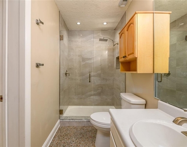 907 Hillside Terrace - Photo Thumbnail 16