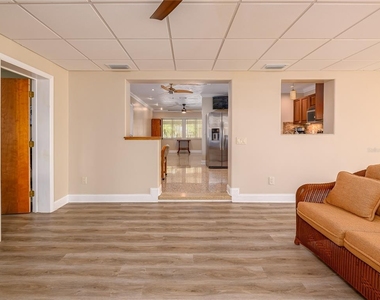 907 Hillside Terrace - Photo Thumbnail 11