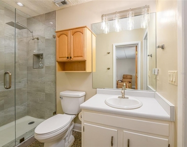 907 Hillside Terrace - Photo Thumbnail 17