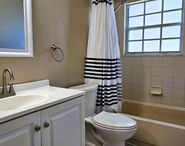 2700 Penzance Street - Photo Thumbnail 24