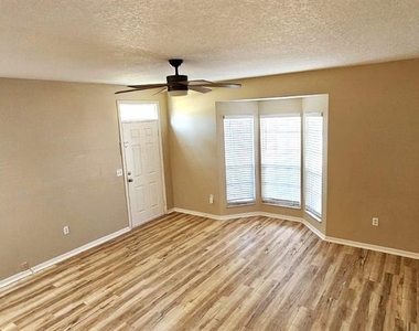 2700 Penzance Street - Photo Thumbnail 4