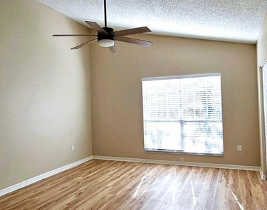 2700 Penzance Street - Photo Thumbnail 17
