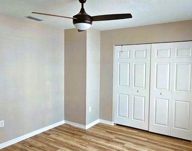 2700 Penzance Street - Photo Thumbnail 25