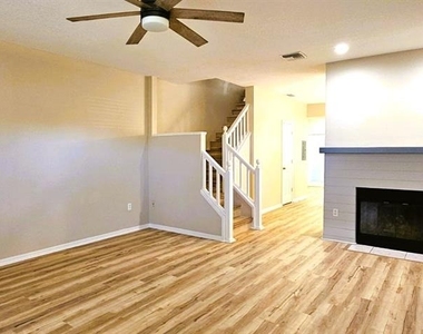 2700 Penzance Street - Photo Thumbnail 3