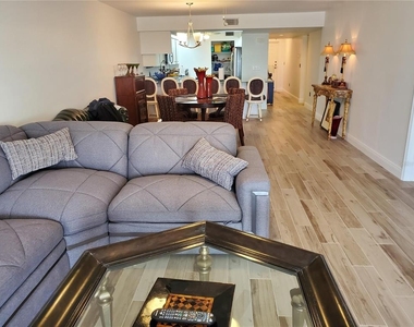 6650 Sunset Way - Photo Thumbnail 7