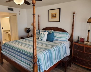 6650 Sunset Way - Photo Thumbnail 16