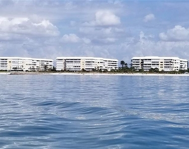 6650 Sunset Way - Photo Thumbnail 32