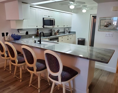 6650 Sunset Way - Photo Thumbnail 10