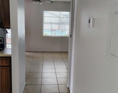 6 Lake Villa Way - Photo Thumbnail 11