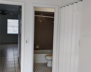 6 Lake Villa Way - Photo Thumbnail 3