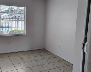 6 Lake Villa Way - Photo Thumbnail 5
