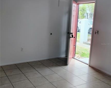 6 Lake Villa Way - Photo Thumbnail 9