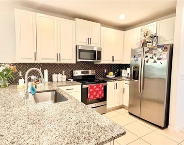 5003 Royal Point Avenue - Photo Thumbnail 2