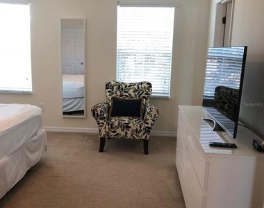 921 Las Fuentes Drive - Photo Thumbnail 13