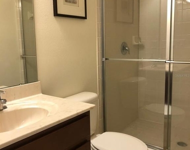 921 Las Fuentes Drive - Photo Thumbnail 12