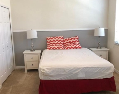 921 Las Fuentes Drive - Photo Thumbnail 5