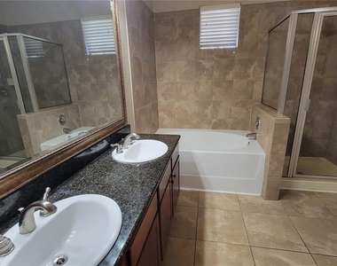 914 Charo Parkway - Photo Thumbnail 18