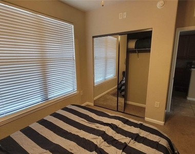 914 Charo Parkway - Photo Thumbnail 9
