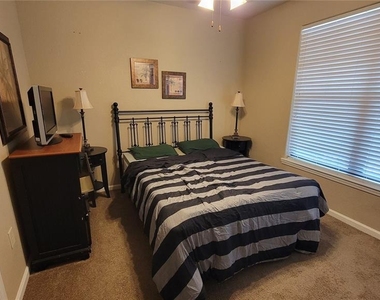 914 Charo Parkway - Photo Thumbnail 10