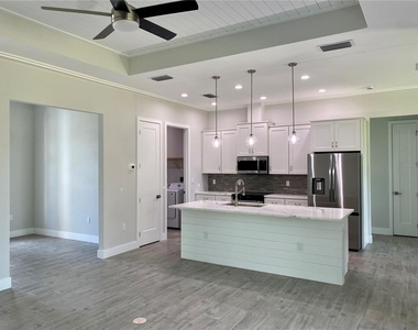 23466 Garrett Avenue - Photo Thumbnail 7