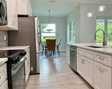 23466 Garrett Avenue - Photo Thumbnail 12