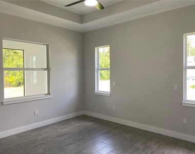 23466 Garrett Avenue - Photo Thumbnail 13