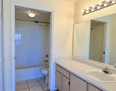 13839 Fairway Island Drive - Photo Thumbnail 16