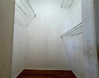 13839 Fairway Island Drive - Photo Thumbnail 20