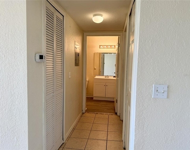 13839 Fairway Island Drive - Photo Thumbnail 6