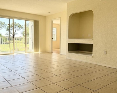 13839 Fairway Island Drive - Photo Thumbnail 4