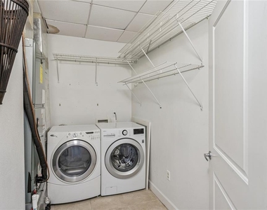 151 E Washington Street - Photo Thumbnail 24