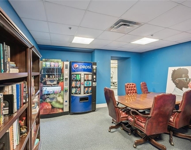 151 E Washington Street - Photo Thumbnail 4