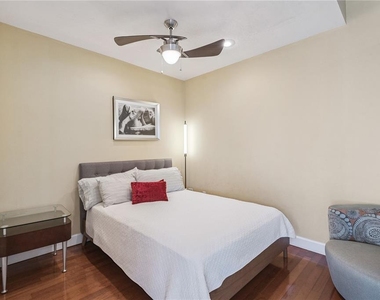 151 E Washington Street - Photo Thumbnail 21