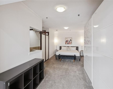 151 E Washington Street - Photo Thumbnail 17