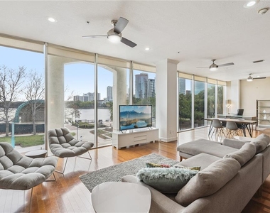 151 E Washington Street - Photo Thumbnail 9