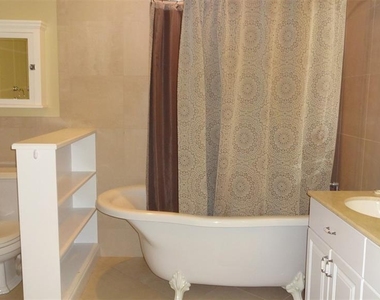 1144 Delaney Avenue - Photo Thumbnail 4