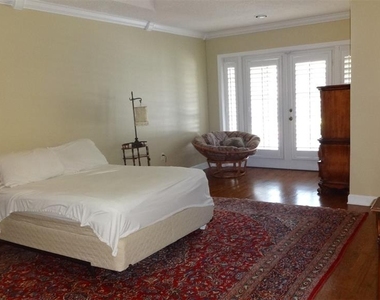 1144 Delaney Avenue - Photo Thumbnail 1