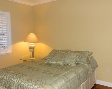 1144 Delaney Avenue - Photo Thumbnail 10