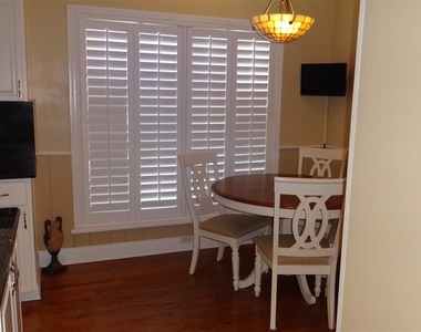 1144 Delaney Avenue - Photo Thumbnail 12