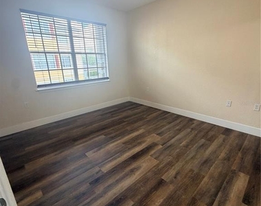 8137 Claire Ann Drive - Photo Thumbnail 10