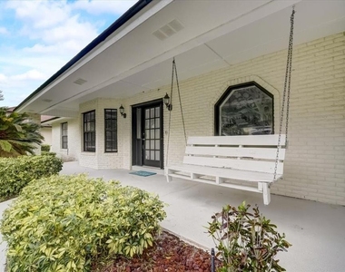 7233 Branchtree Drive - Photo Thumbnail 3