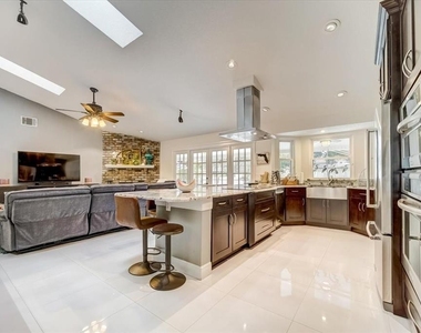7233 Branchtree Drive - Photo Thumbnail 15