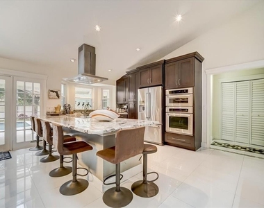 7233 Branchtree Drive - Photo Thumbnail 14