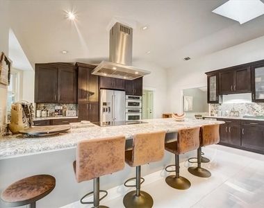 7233 Branchtree Drive - Photo Thumbnail 13