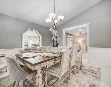 7233 Branchtree Drive - Photo Thumbnail 9
