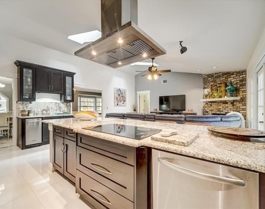 7233 Branchtree Drive - Photo Thumbnail 18