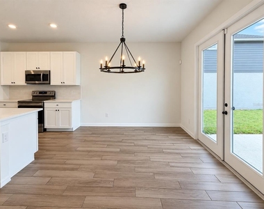 2077 Derwent Drive - Photo Thumbnail 8