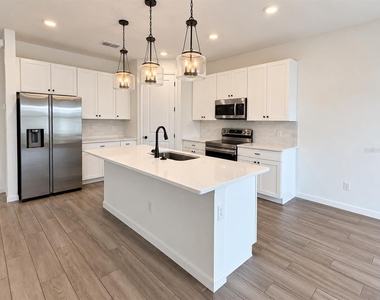 2077 Derwent Drive - Photo Thumbnail 6