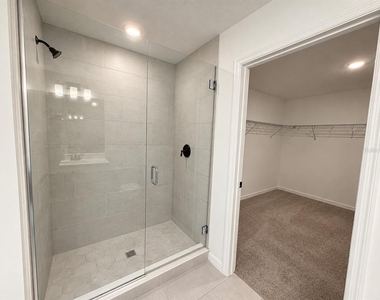 2077 Derwent Drive - Photo Thumbnail 18
